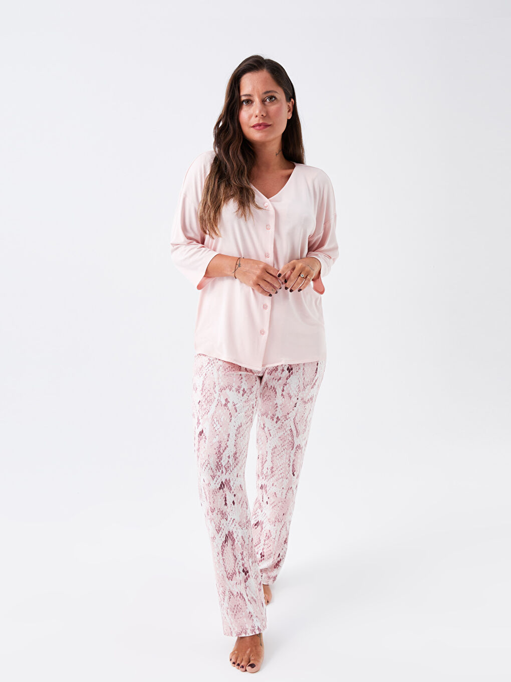 LCW DREAM Ekru Petite V Yaka Desenli Kadın Pijama Takımı - 3