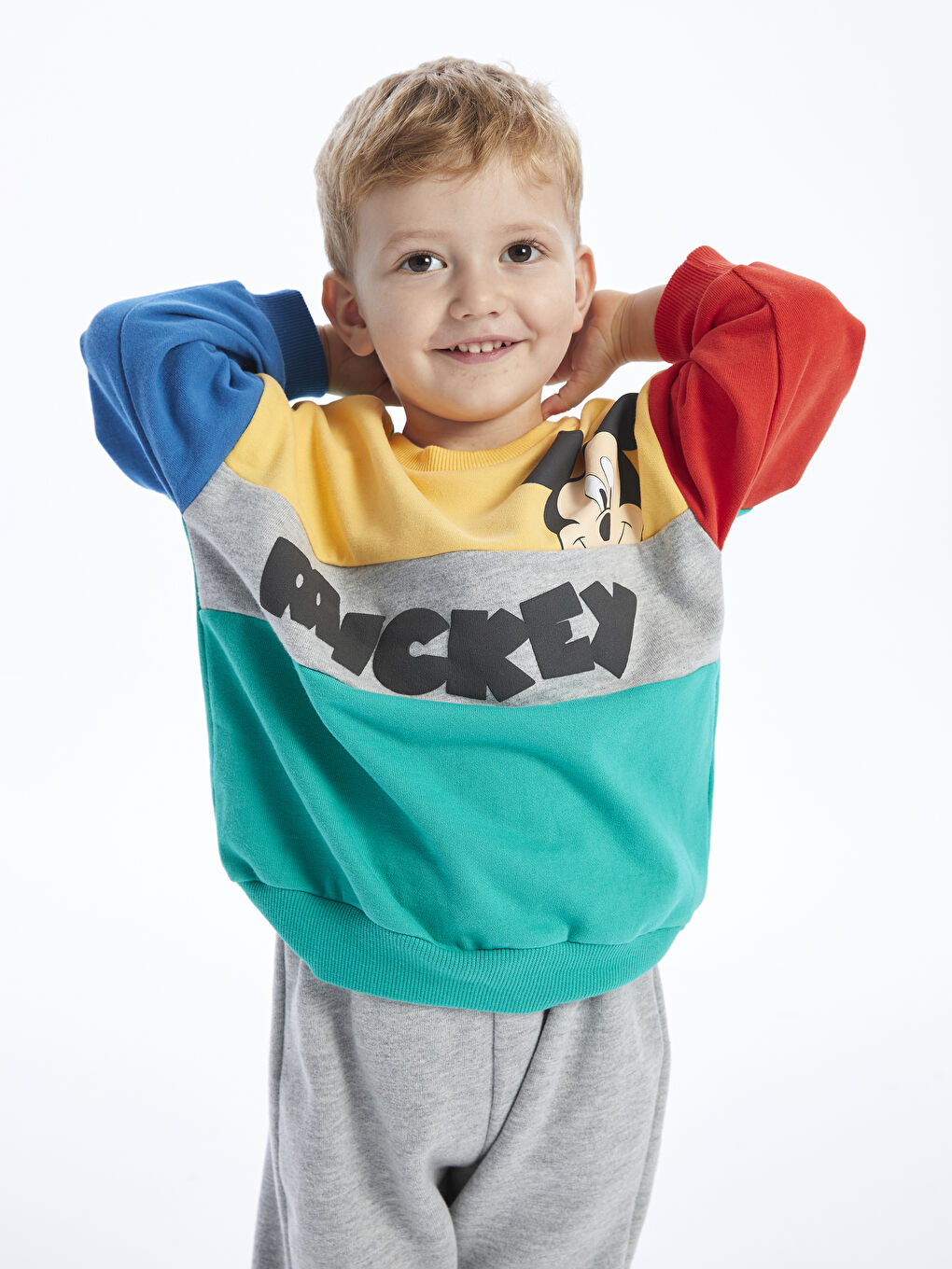 LCW baby Yeşil Bisiklet Yaka Uzun Kollu Mickey Mouse Baskılı Erkek Bebek Sweatshirt ve Eşofman Alt 2'li Takım