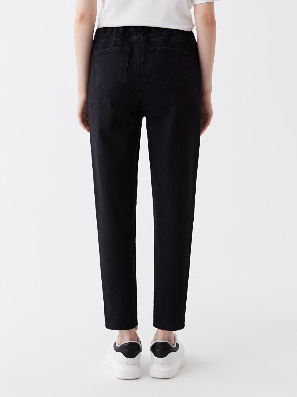 Siyah Beli Lastikli Straight Fit Kadın Jean Pantolon-3