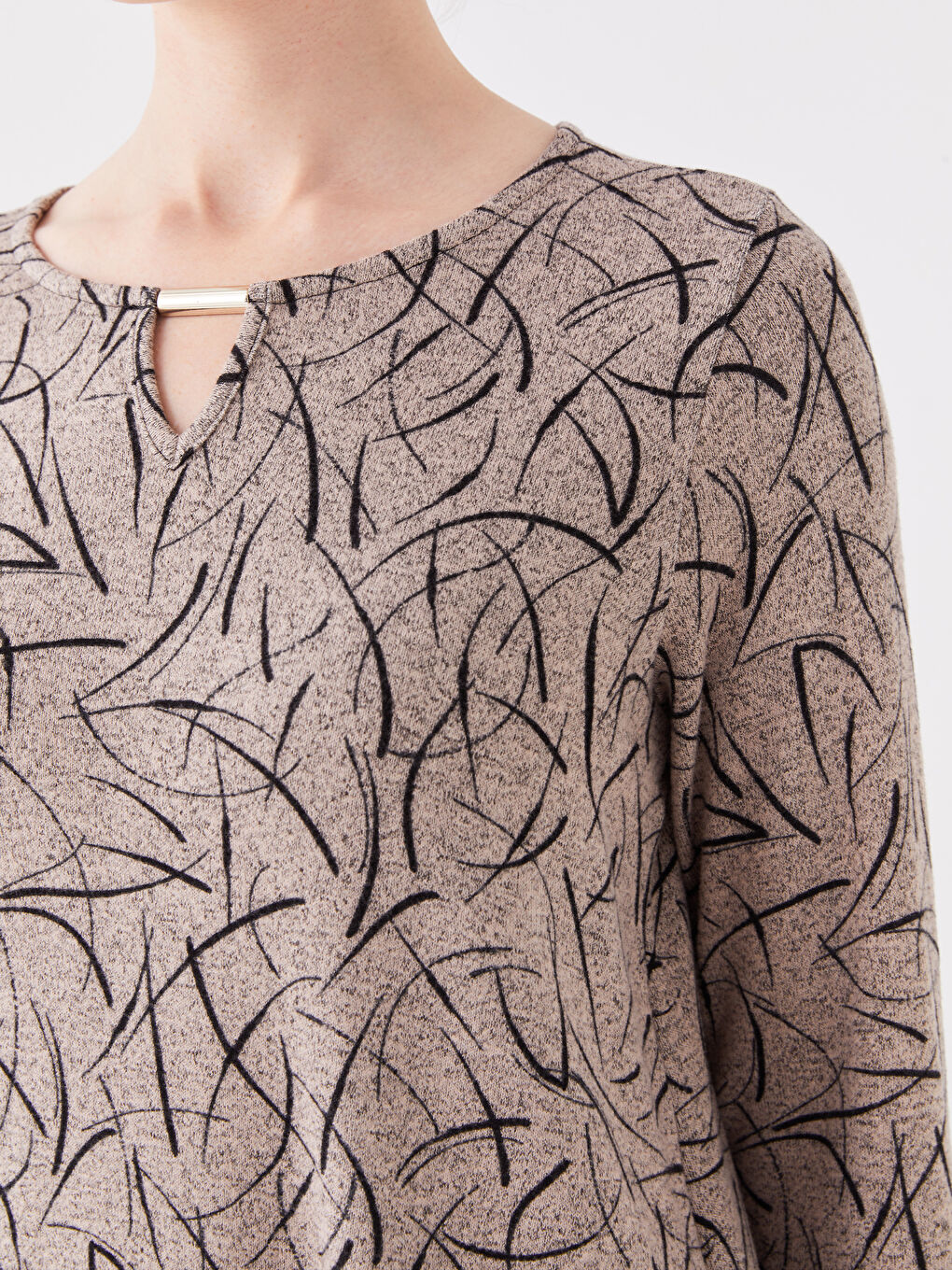 Bej Bisiklet Yaka Desenli Uzun Kollu Kadın Bluz-3