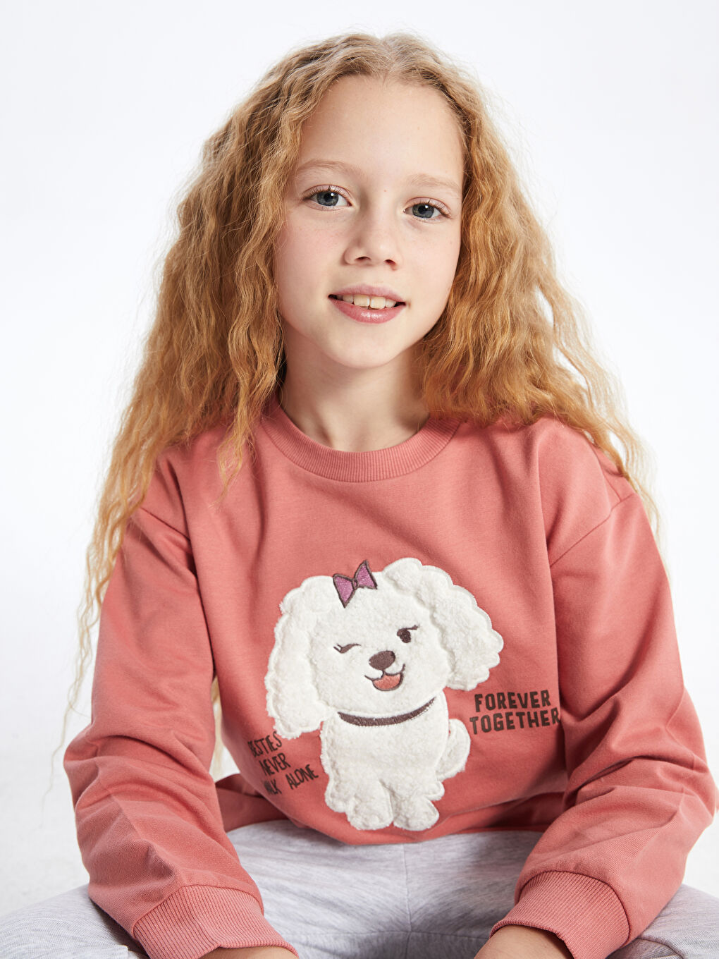 LCW Kids Koyu Mercan Bisiklet Yaka Nakışlı Uzun Kollu Kız Çocuk Sweatshirt