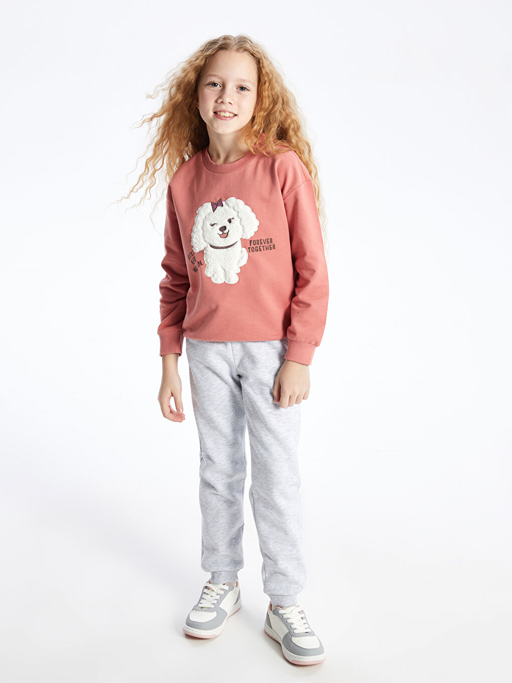 LCW Kids Koyu Mercan Bisiklet Yaka Nakışlı Uzun Kollu Kız Çocuk Sweatshirt - 1