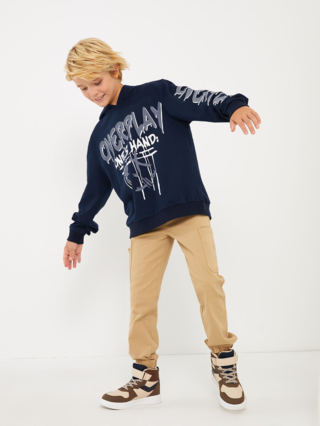 LCW Kids Pantalon de Jogging Cargo à Taille Élastiquée pour Garçons -W3BM63Z4-GCZ
