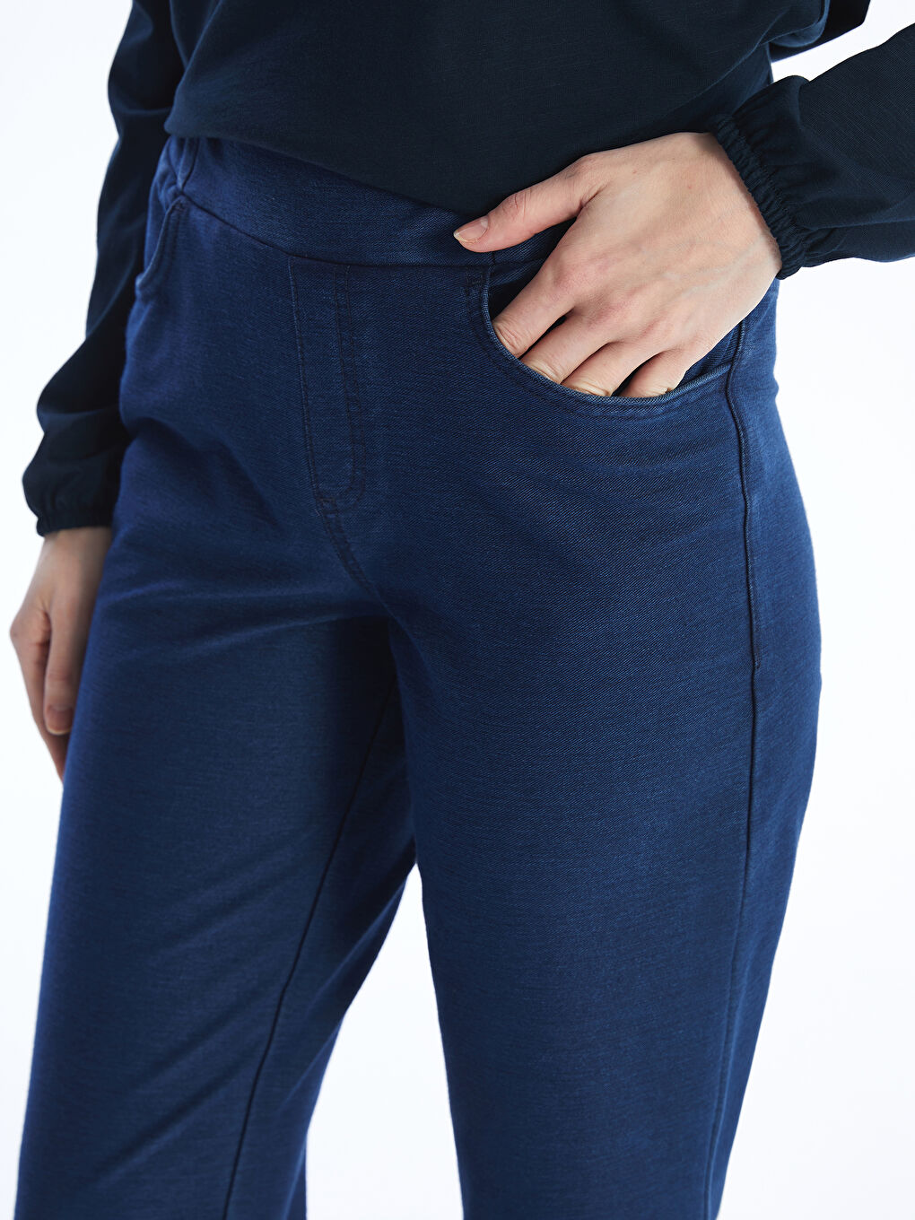 LCW Grace Orta Mavi Yıkamalı Straight Fit Kadın Jean Pantolon - 1