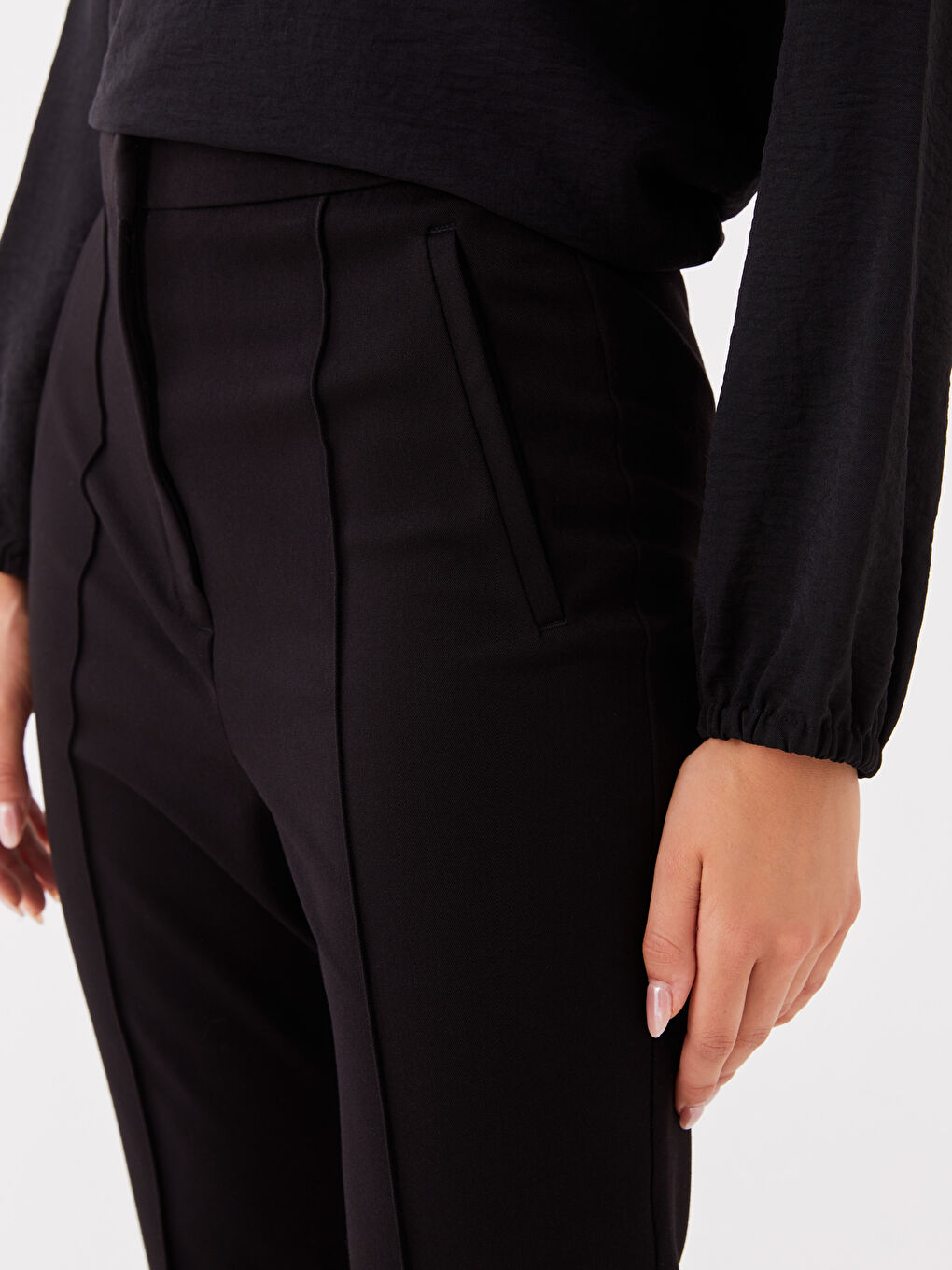 LCWAIKIKI Classic Women's Standard Fit Plain Trousers -W3BP54Z8-CVL