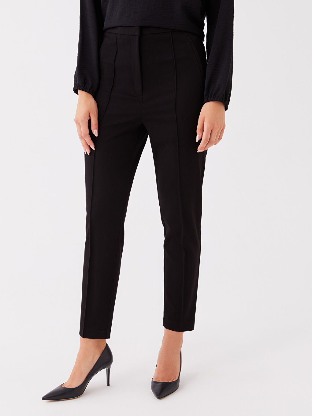 LCWAIKIKI Classic Women's Standard Fit Plain Trousers -W3BP54Z8-CVL