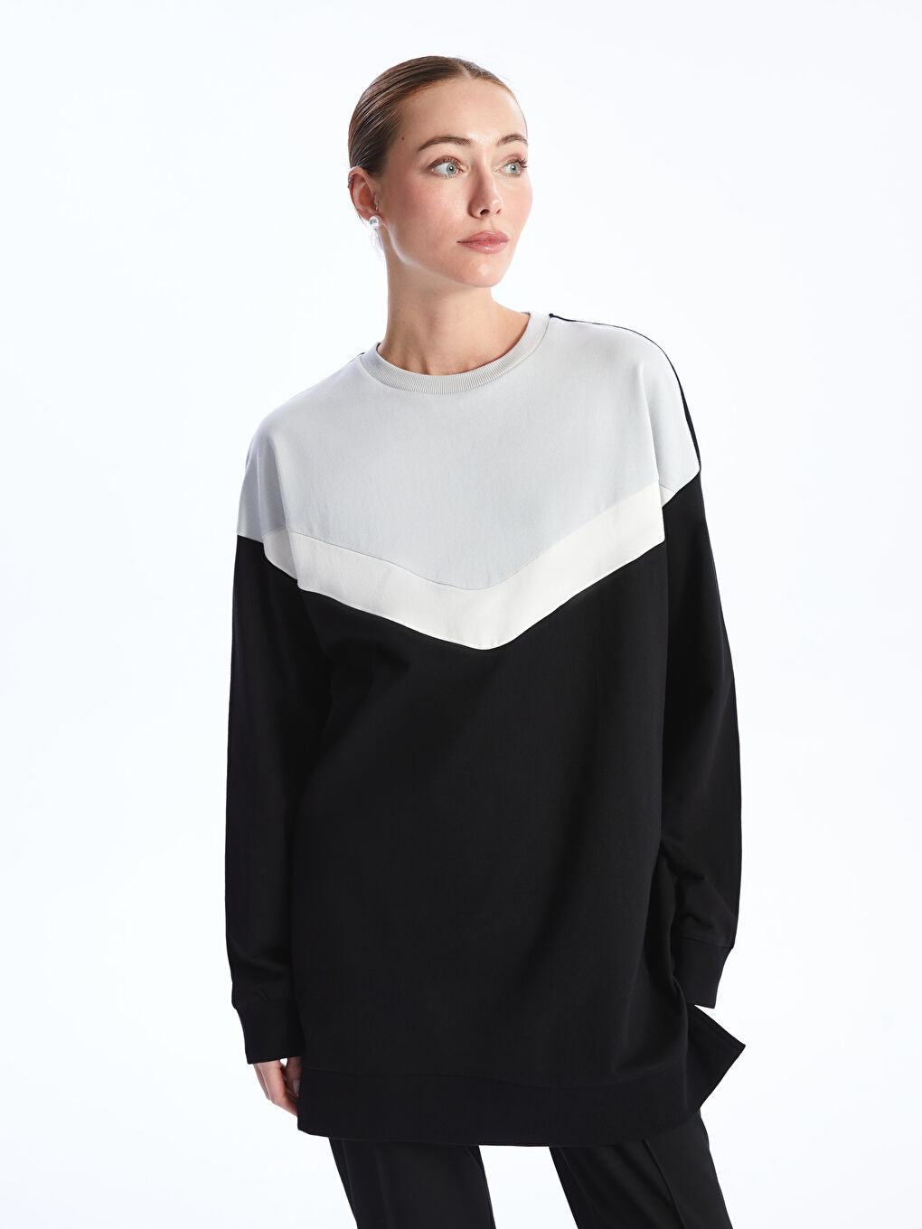 LCWAIKIKI Classic Crew Neck Long Sleeve Women's Sweatshirt Tunic with Color Block -W3BQ93Z8-CVL