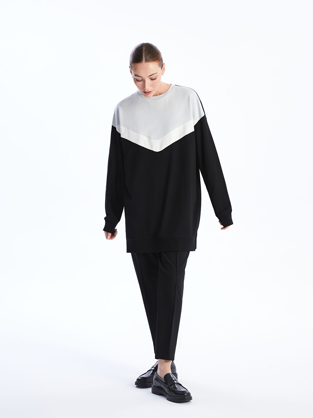 LCWAIKIKI Classic Crew Neck Long Sleeve Women's Sweatshirt Tunic with Color Block -W3BQ93Z8-CVL
