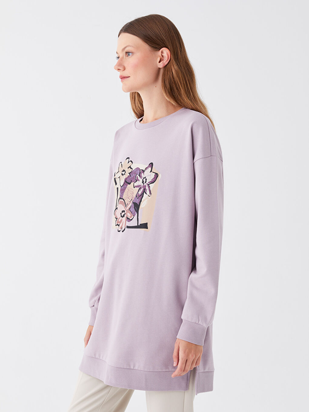 تونیکی سویتشێرتی قۆڵ درێژی چاپکراوی یه‌خه‌ خڕ ئۆڤەرسایز بۆ ژنان-1