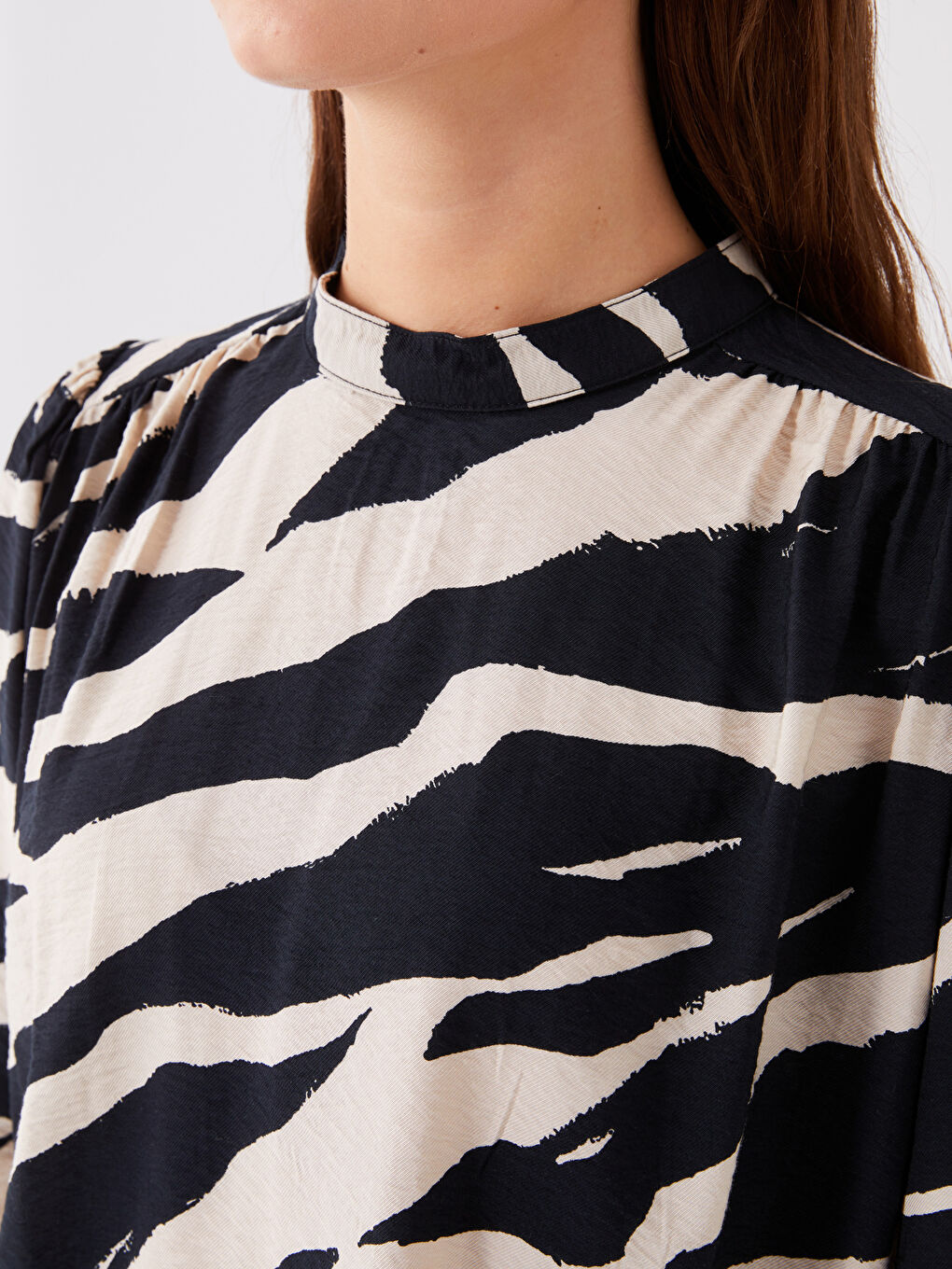 LCWAIKIKI Classic Grandad Collar Patterned Long Sleeve Women's Blouse -W3BS92Z8-LQB