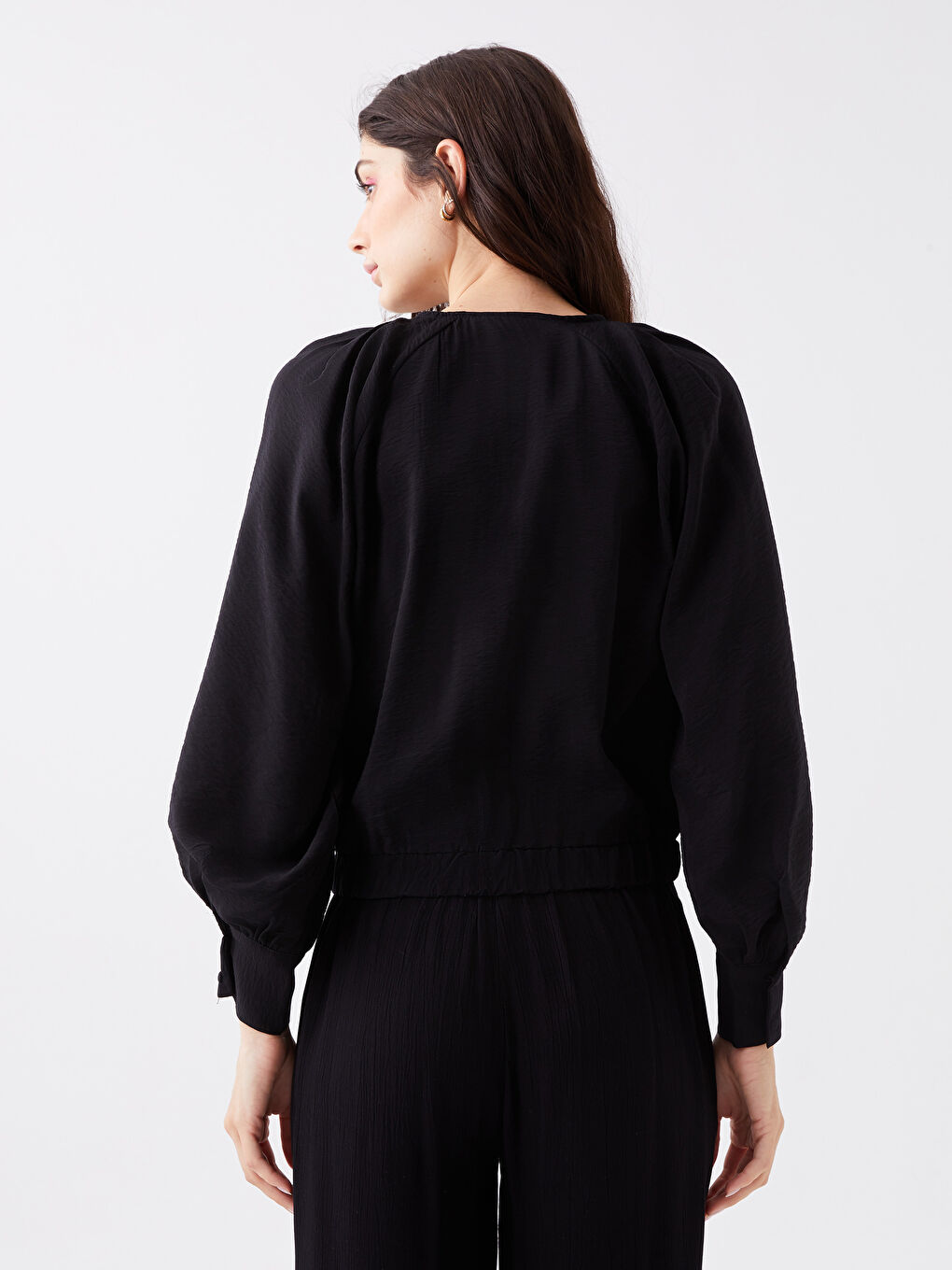 Siyah V Yaka Düz Uzun Kollu Kadın Bluz-4