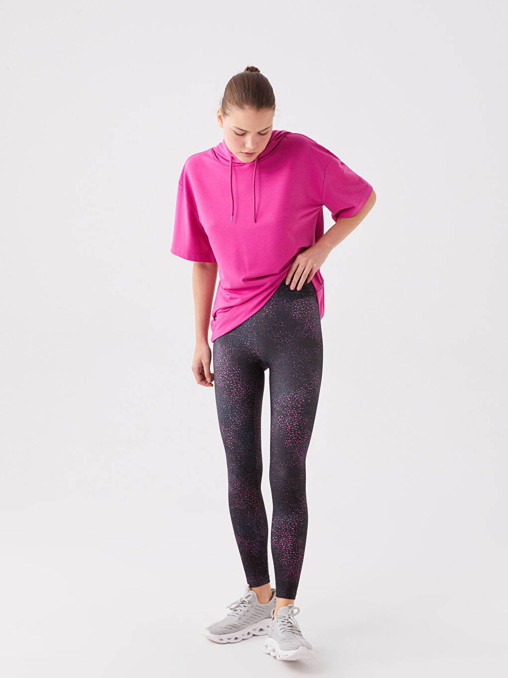 بنطال رياضي ضيق بنقشة بخصر مرن للسيدات-1