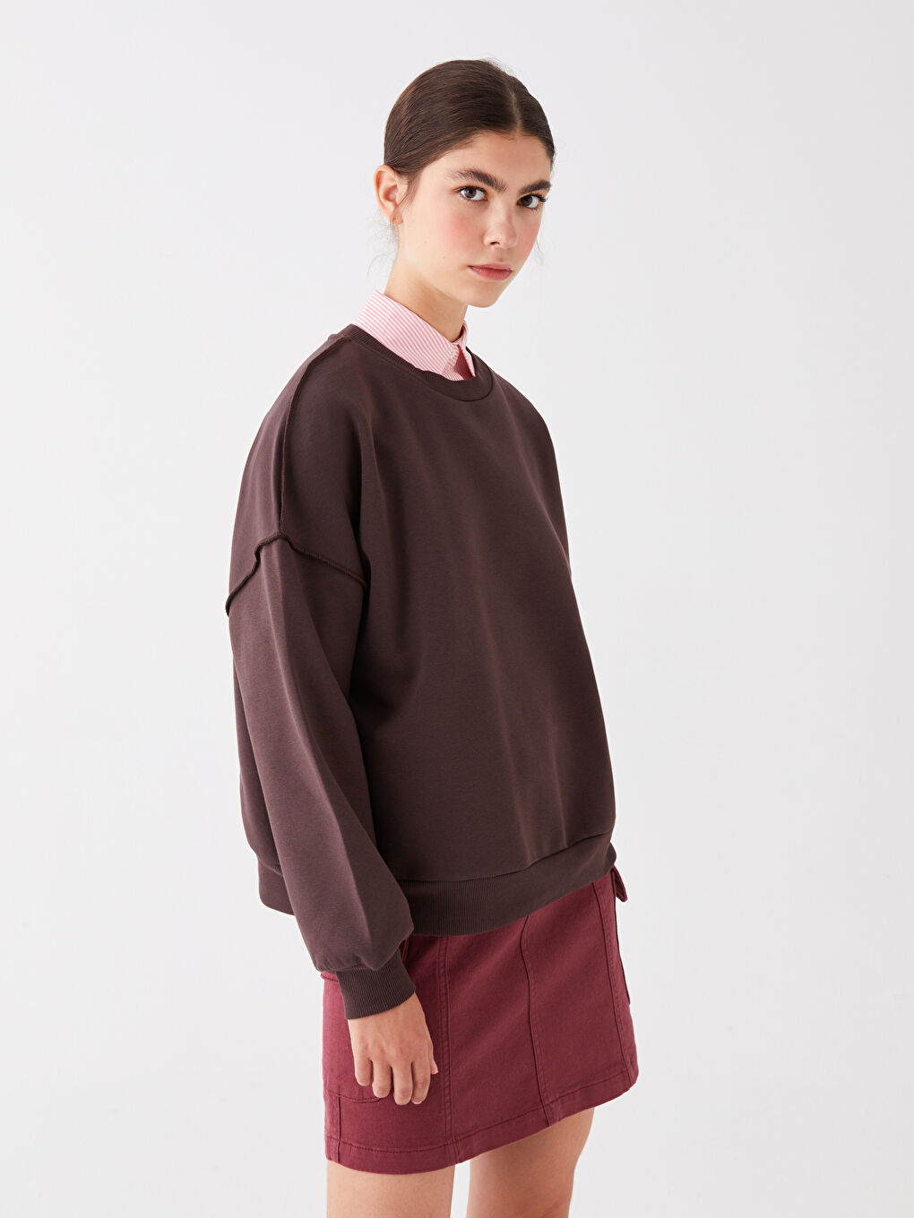 LCW Vision Koyu Kahverengi Bisiklet Yaka Oversize Kadın Sweatshirt