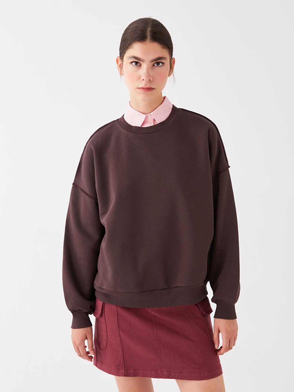 LCW Vision Koyu Kahverengi Bisiklet Yaka Oversize Kadın Sweatshirt - 1