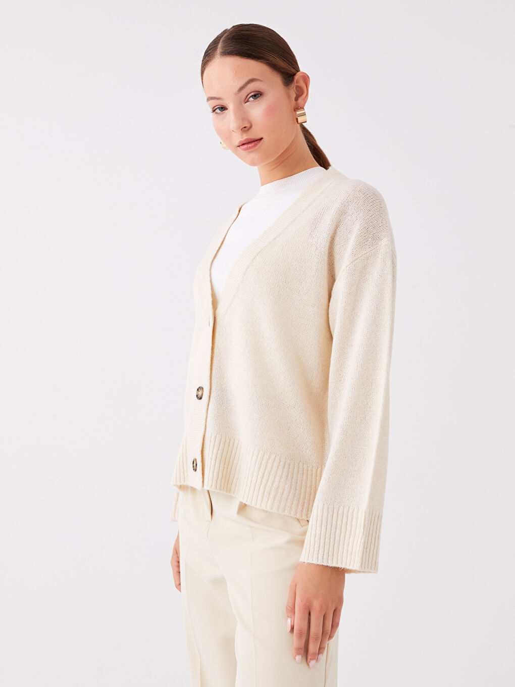 LCWAIKIKI Classic V Neck Women's Knitwear Cardigan -W3BU24Z8-FRR