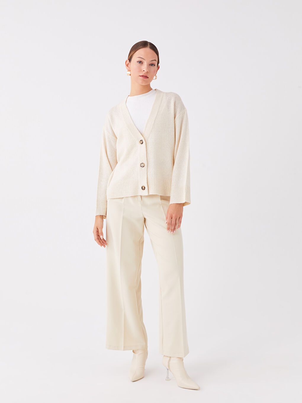 LCWAIKIKI Classic V Neck Women's Knitwear Cardigan -W3BU24Z8-FRR