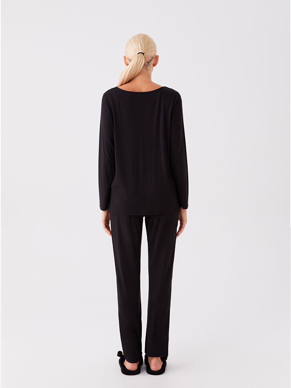 Siyah V Yaka Düz Uzun Kollu Kadın Pijama Takımı-4
