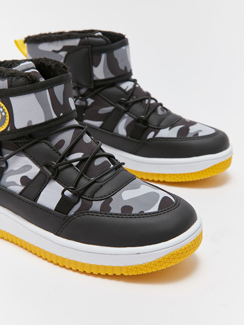 Siyah Baskılı Bağcıklı Erkek Çocuk Bot-2