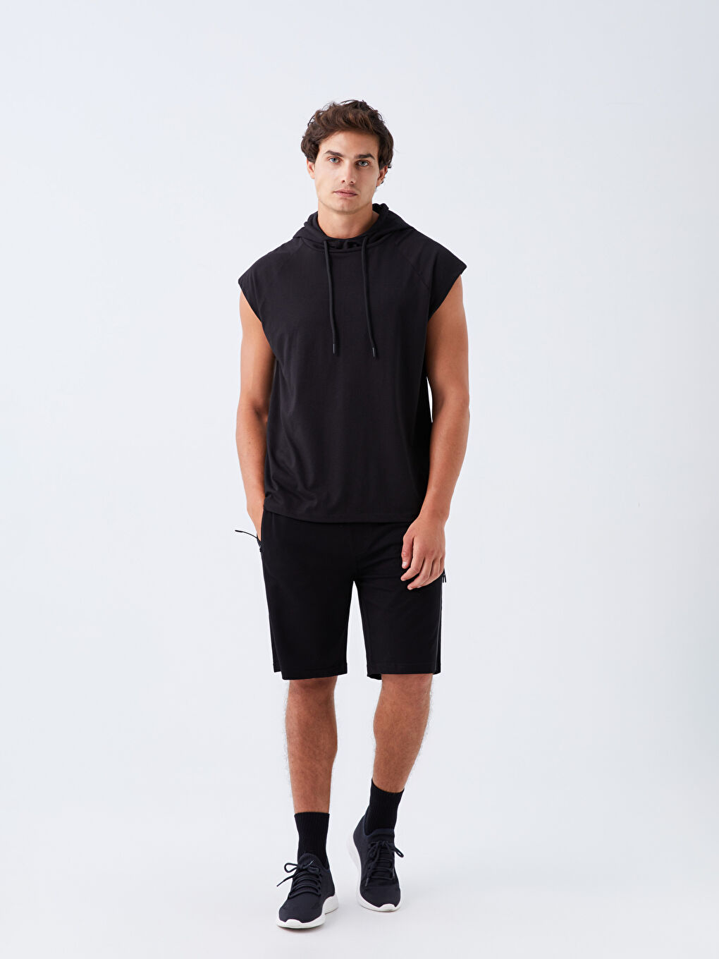 T-shirt de sport sans manches à capuche pour Hommes-1
