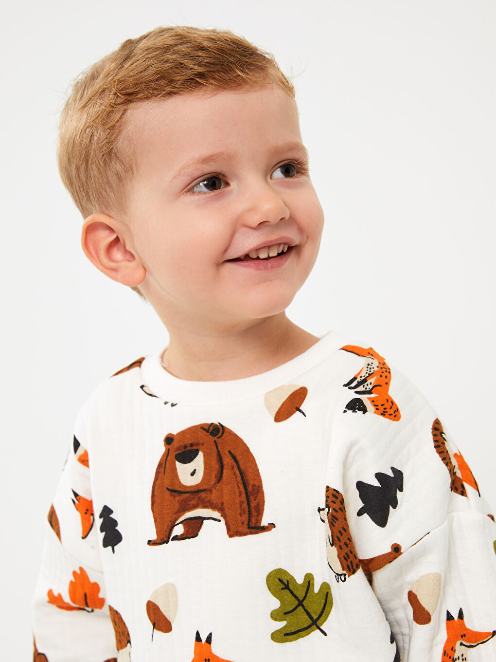 LCW baby Crew Neck Long Sleeve Printed Baby Boys' Sweatshirt -W3CA72Z1-LRA