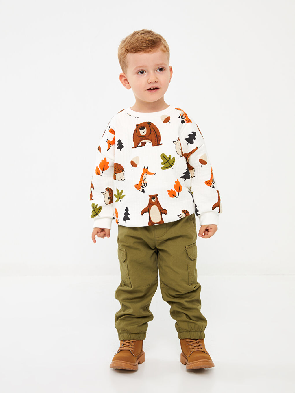 LCW baby Crew Neck Long Sleeve Printed Baby Boys' Sweatshirt -W3CA72Z1-LRA