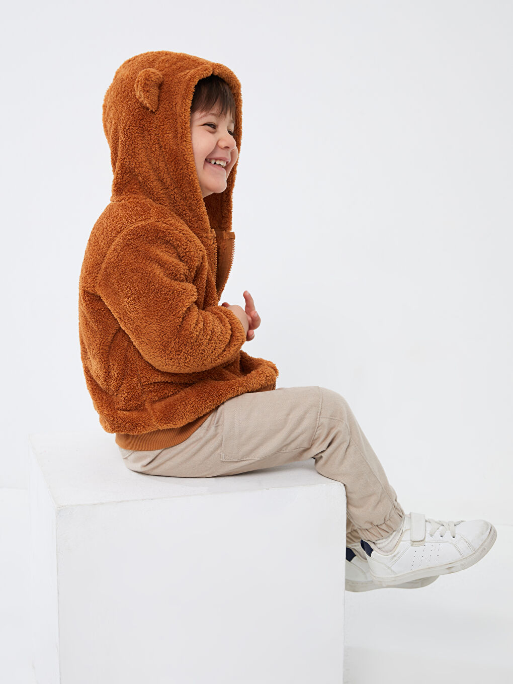 LC Waikiki Hooded Plush Baby Boy Zipper Sweatshirt -W3CA81Z1-LXT
