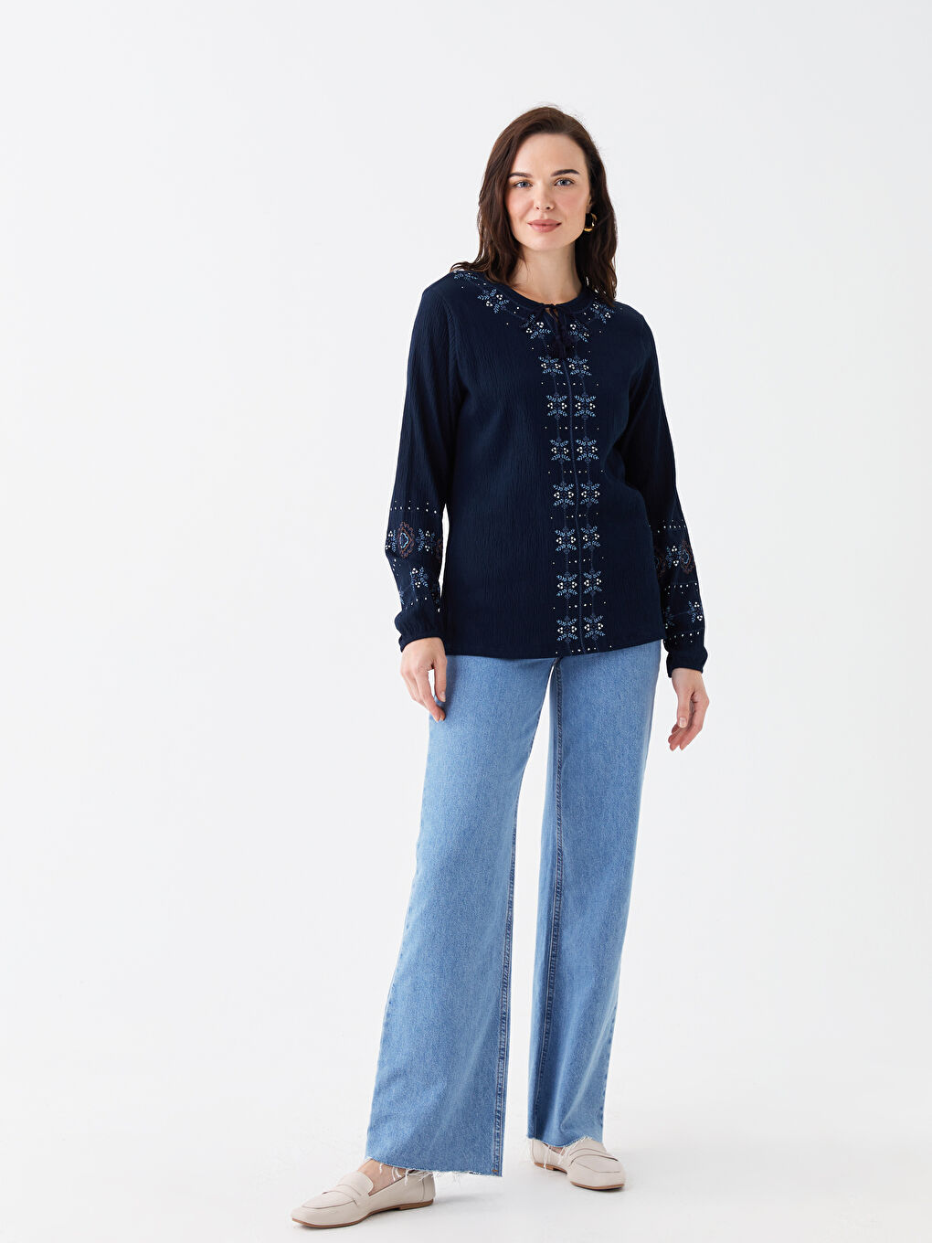 Lacivert Bağlamalı Yaka Desenli Uzun Kollu Kadın Bluz-1