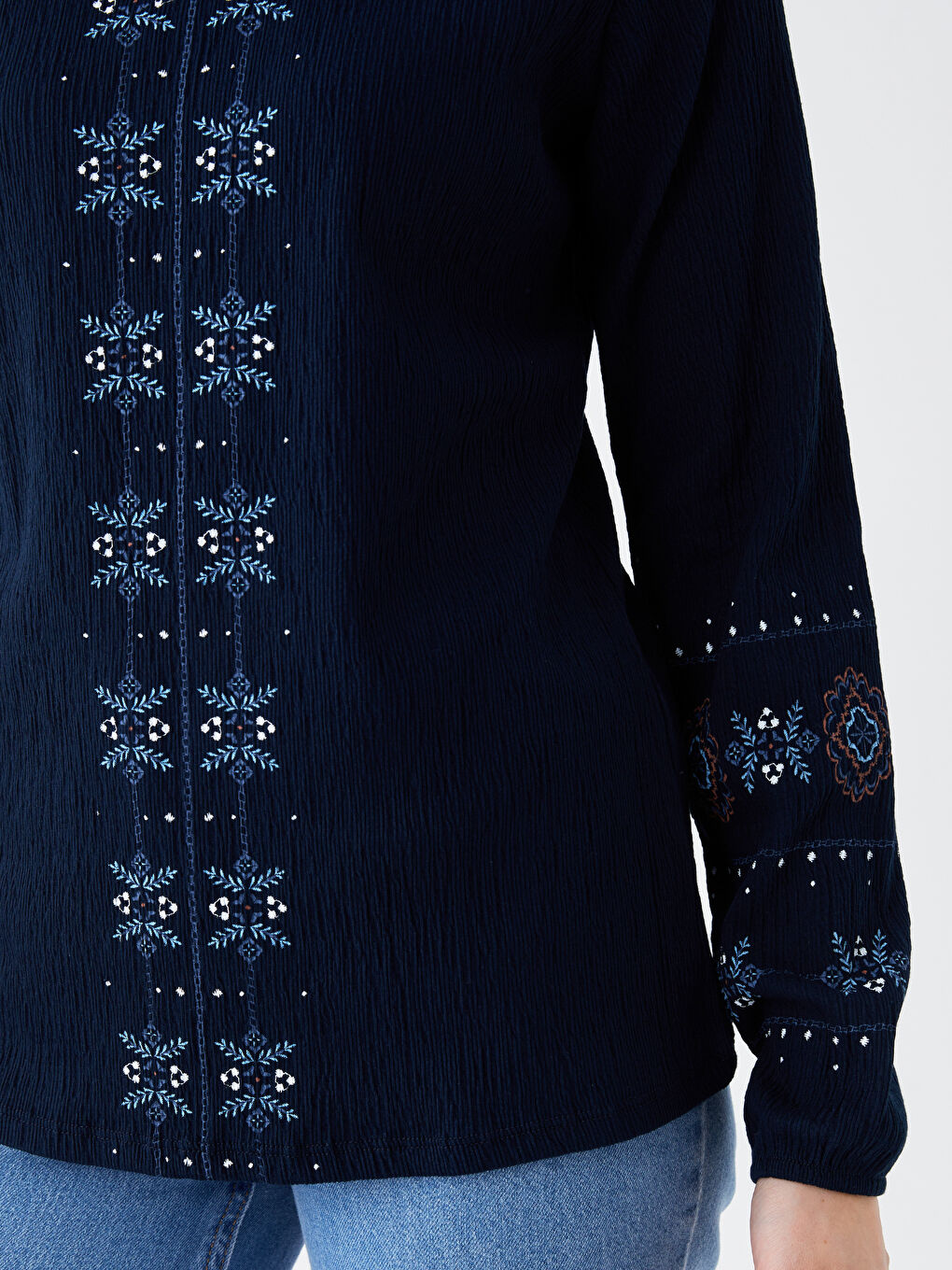 Lacivert Bağlamalı Yaka Desenli Uzun Kollu Kadın Bluz-4