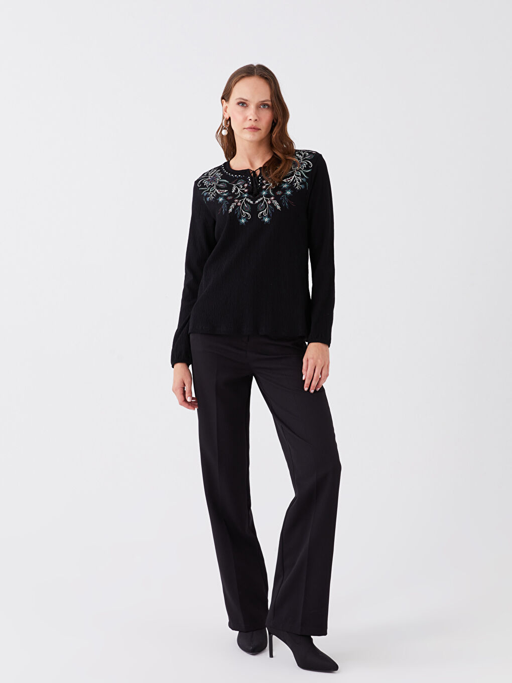Blouse à Col Lavallière Floral à Manches Longues pour Femmes-2