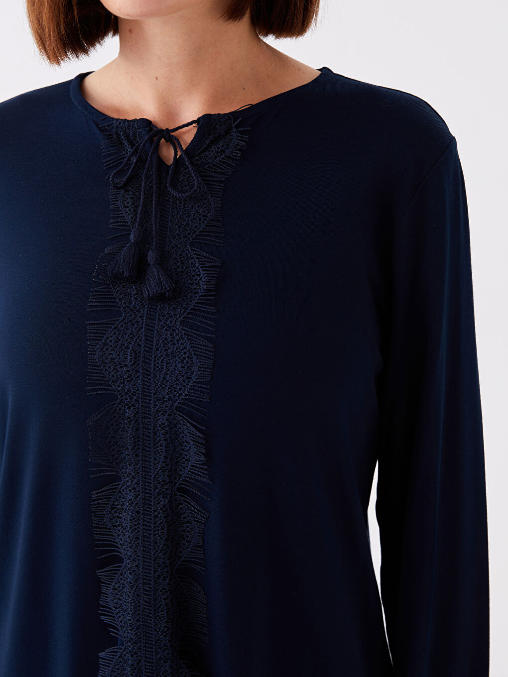 Lacivert Bağlamalı Yaka Desenli Uzun Kollu Kadın Bluz-3