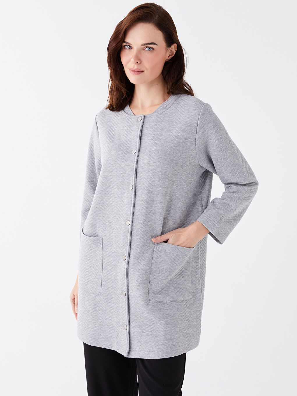 Gri Kolej Yaka Kendinden Desenli Uzun Kollu Kadın Hırka