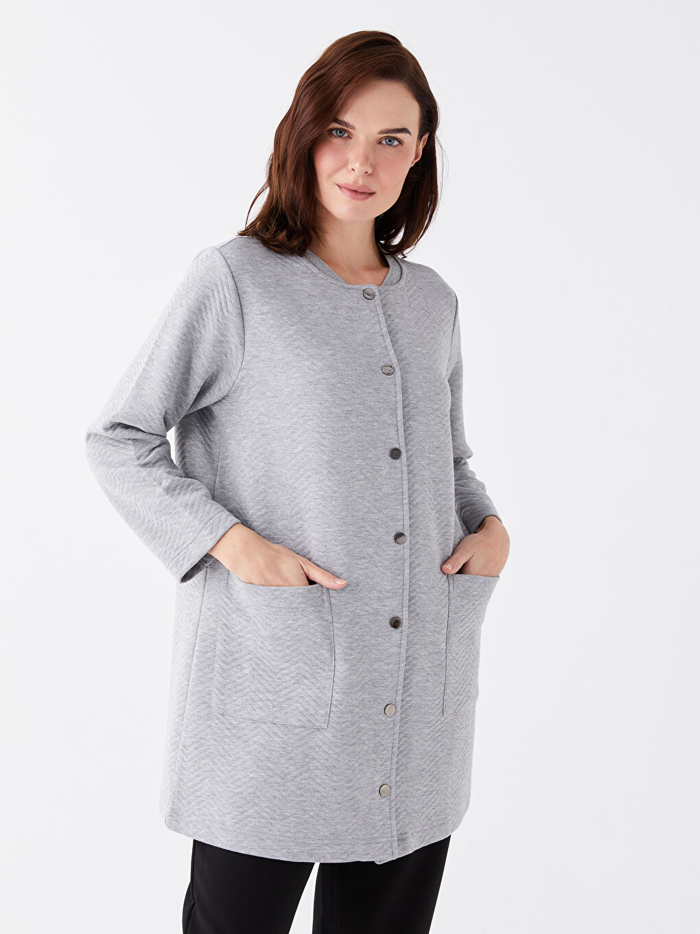 Gri Kolej Yaka Kendinden Desenli Uzun Kollu Kadın Hırka-1