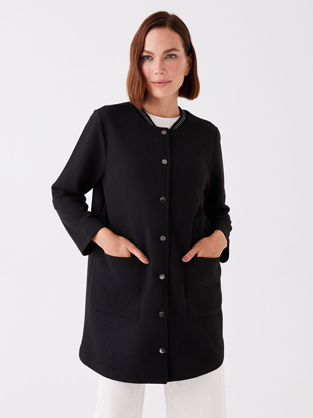 Siyah Kolej Yaka Kendinden Desenli Uzun Kollu Kadın Hırka