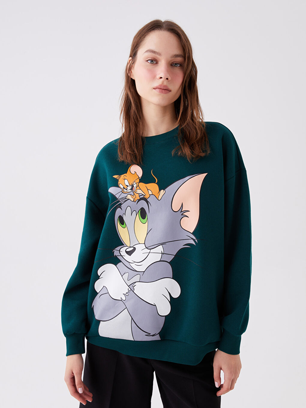 LCW Vision Yeşil Bisiklet Yaka Tom ve Jerry Baskılı Oversize Kadın Kalın Sweatshirt