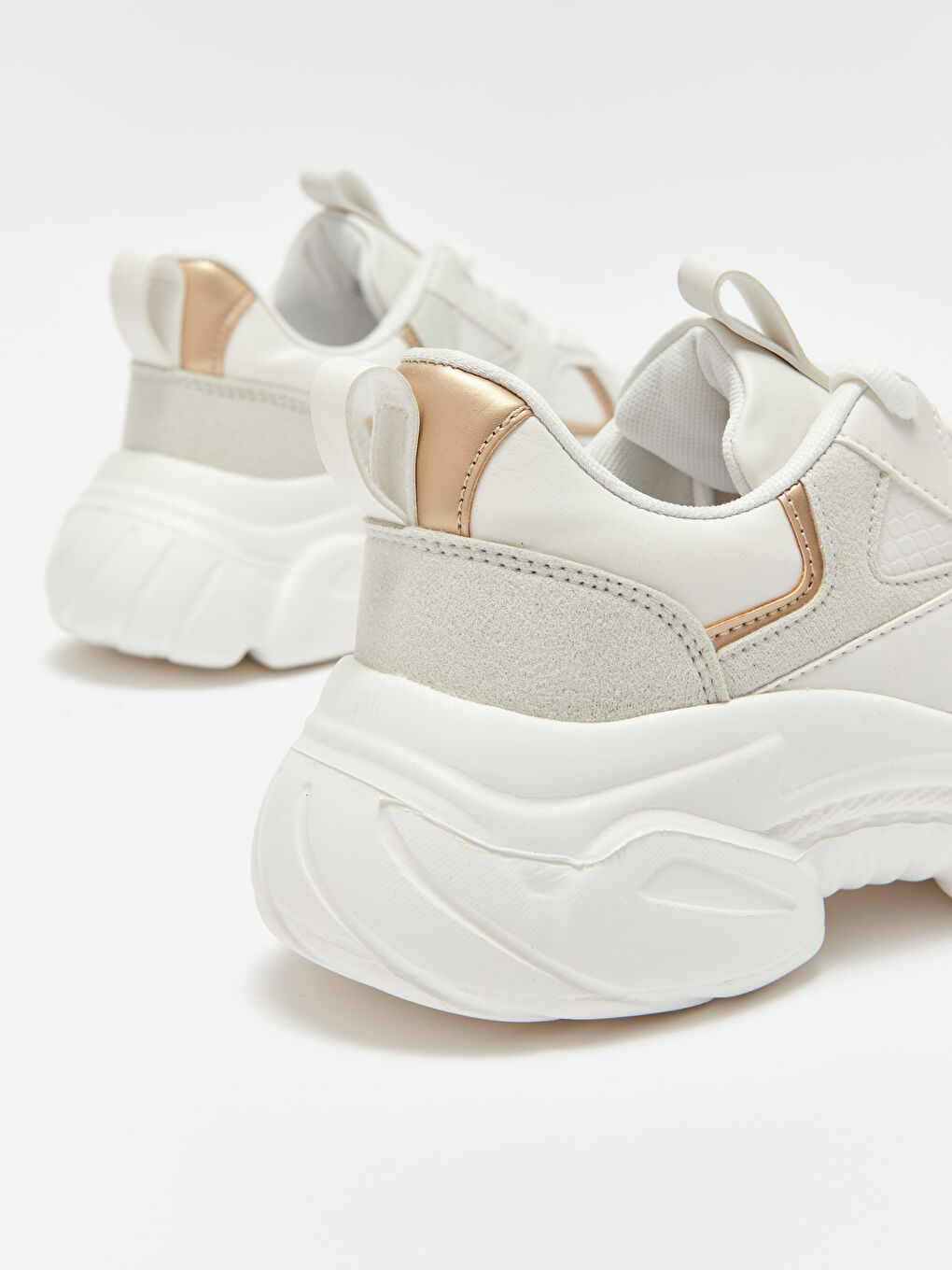 أحذية رياضية للسيدات مع أربطة ألدو وتطريز زخرفي-4