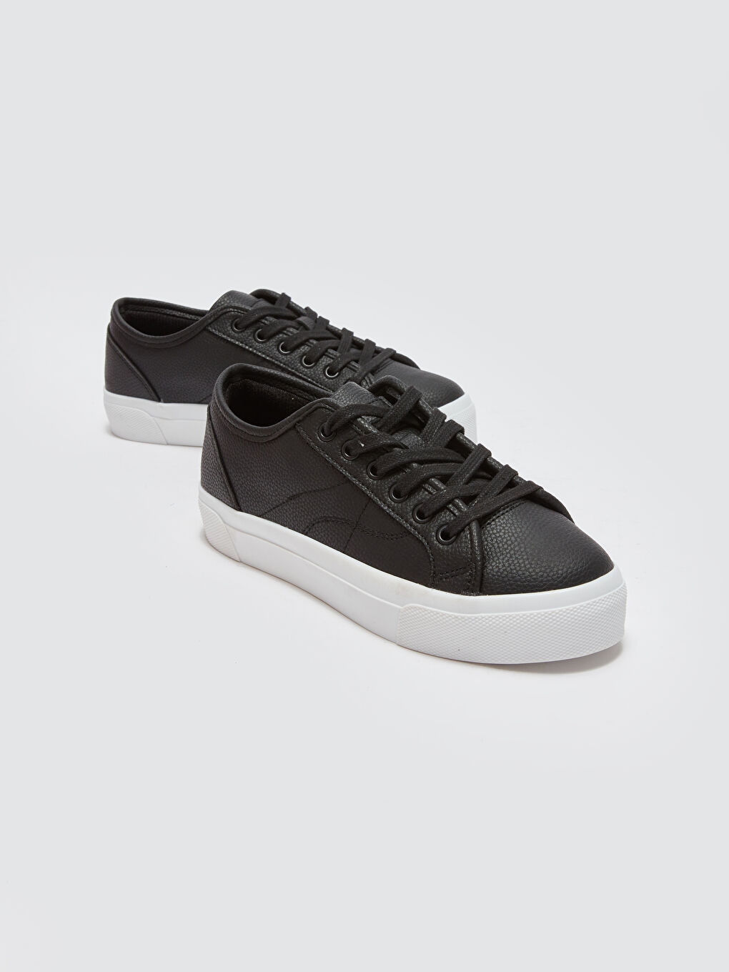 Siyah Bağcıklı Deri Görünümlü Kadın Spor Ayakkabı-2