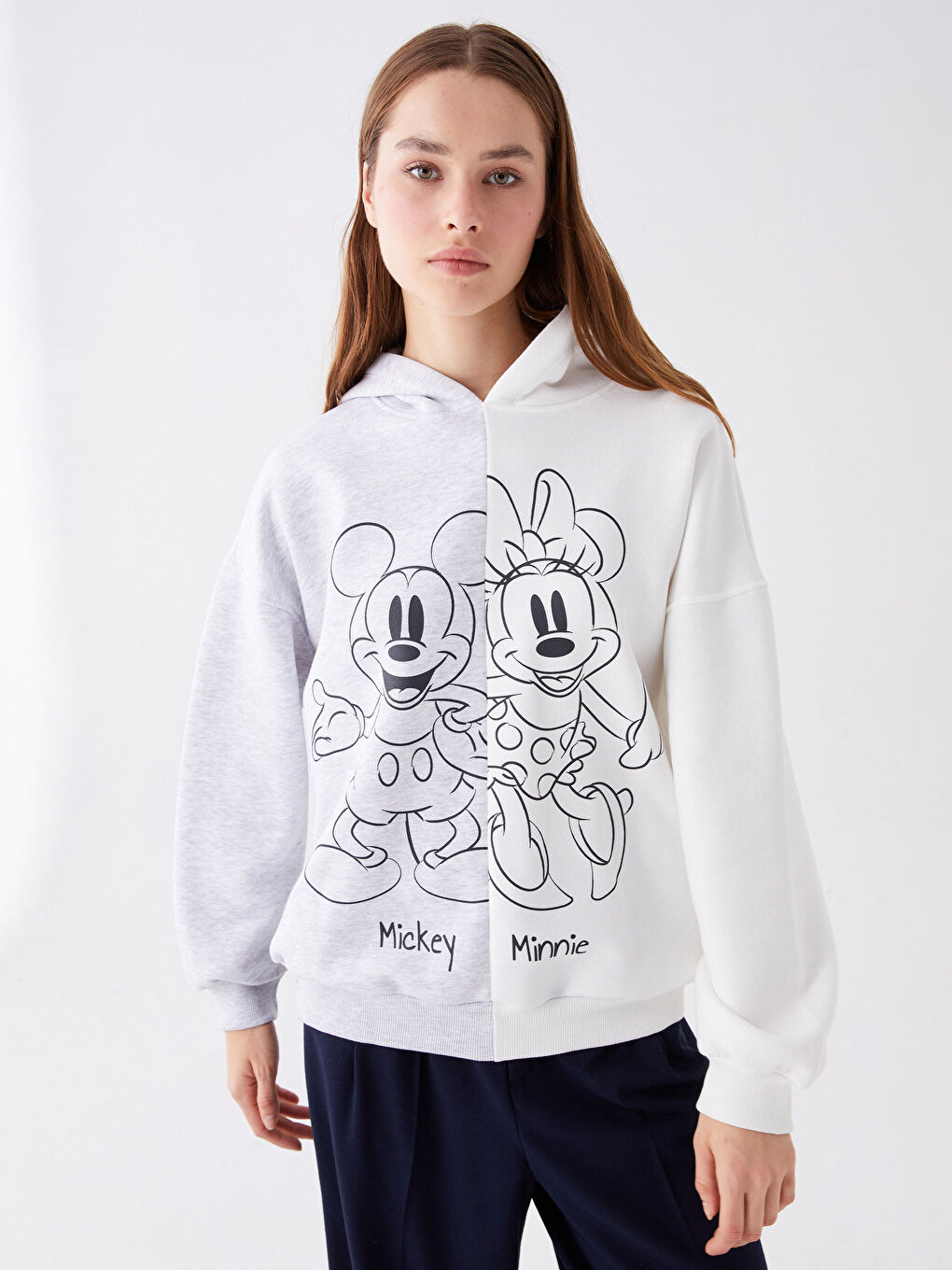 LCW Vision Gri Melanj Mickey ve Minnie Mouse Baskılı Oversize Kadın Kalın Hoodie - 1