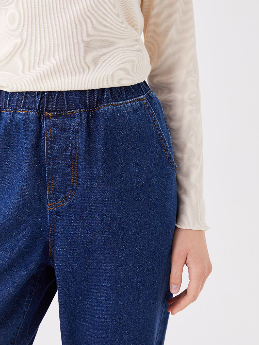 جينز بخصر مرن وقصة مستقيمة للسيدات-2