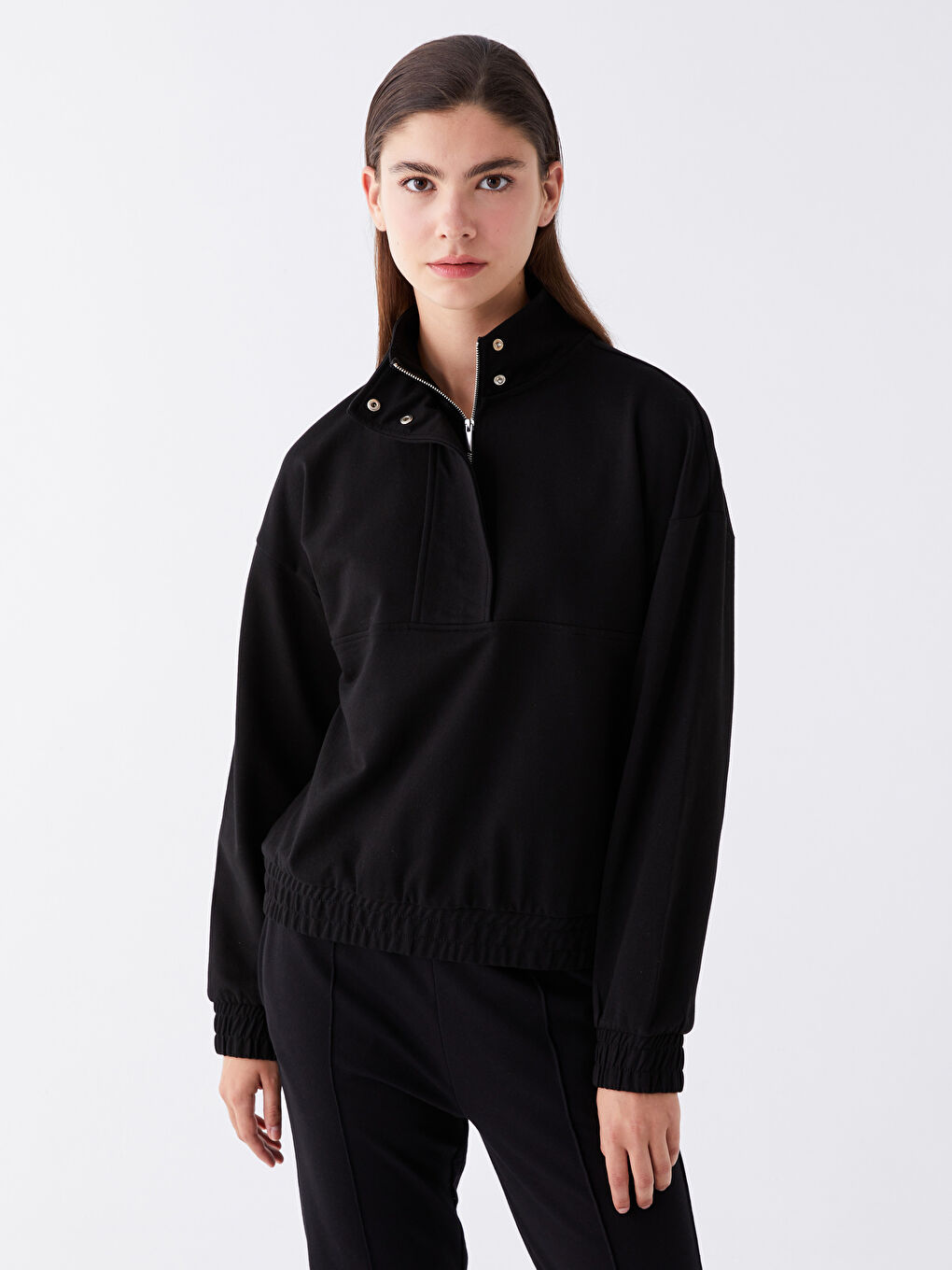 Siyah Dik Yaka Düz Uzun Kollu Kadın Sweatshirt-1