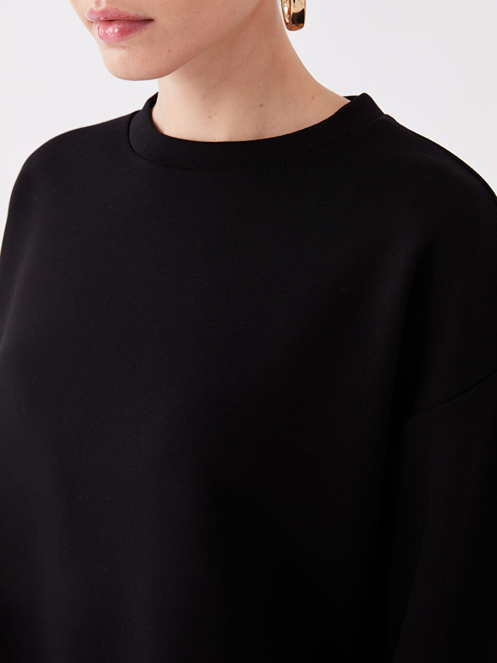 Siyah Bisiklet Yaka Oversize Kadın Sweatshirt-3