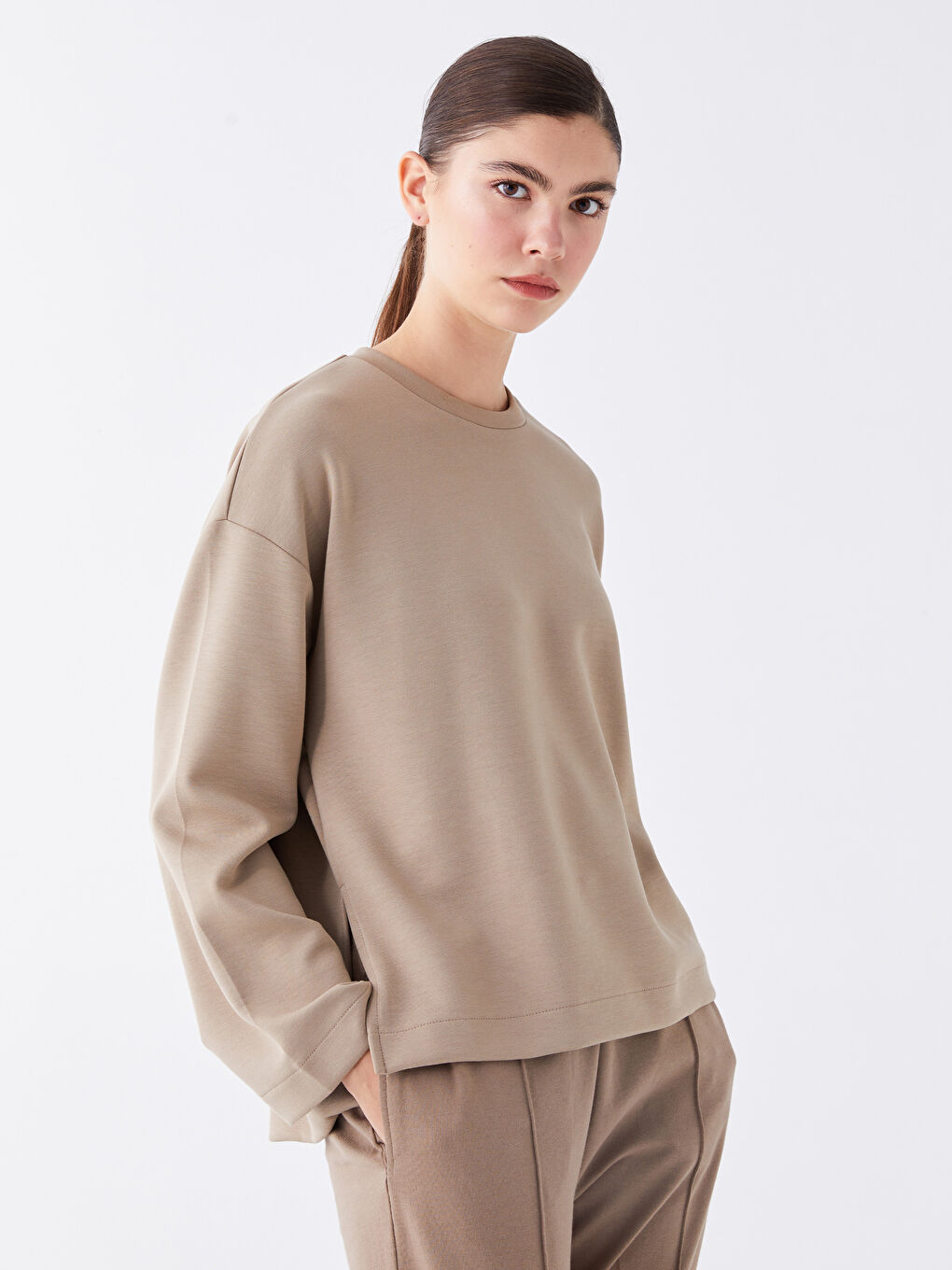 LCW Vision Açık Kahverengi Bisiklet Yaka Oversize Kadın Sweatshirt