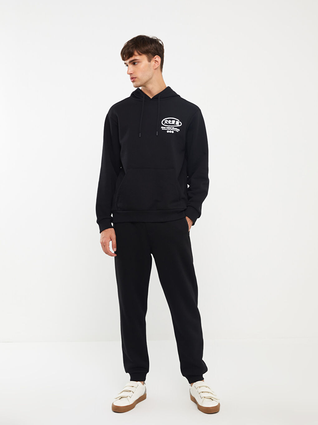 Siyah Standart Kalıp Erkek Kalın Jogger Eşofman Altı-1