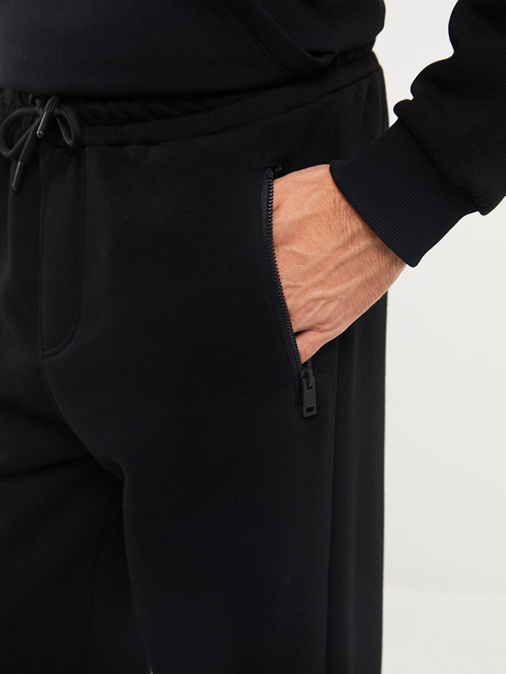 Siyah Standart Kalıp Erkek Kalın Jogger Eşofman Altı-2