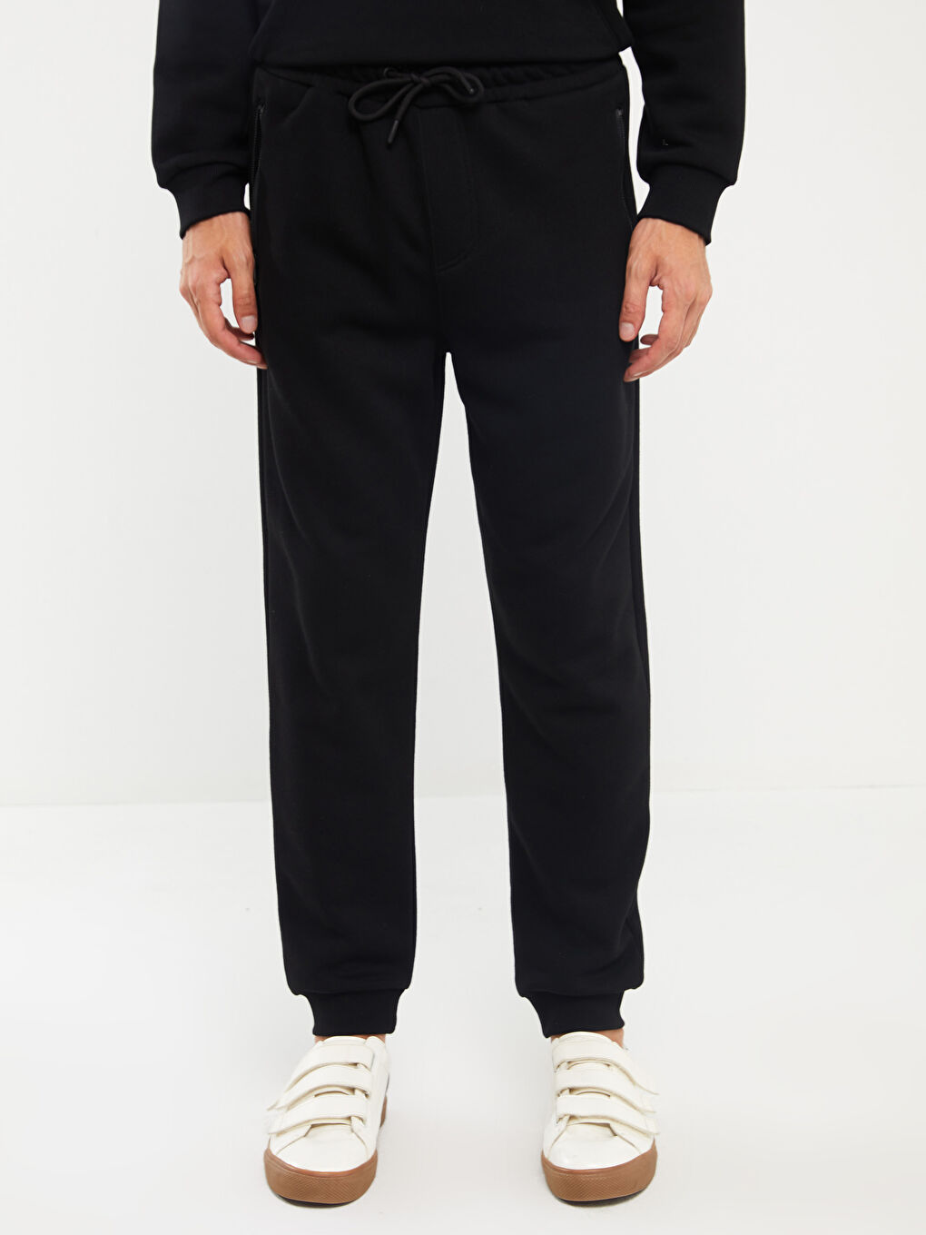 Siyah Standart Kalıp Erkek Kalın Jogger Eşofman Altı-3