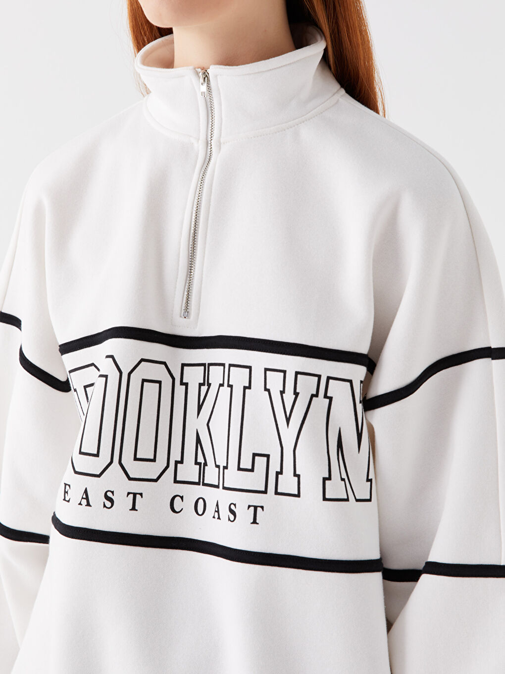 Ekru Dik Yaka Baskılı Oversize Kadın Kalın Sweatshirt-3