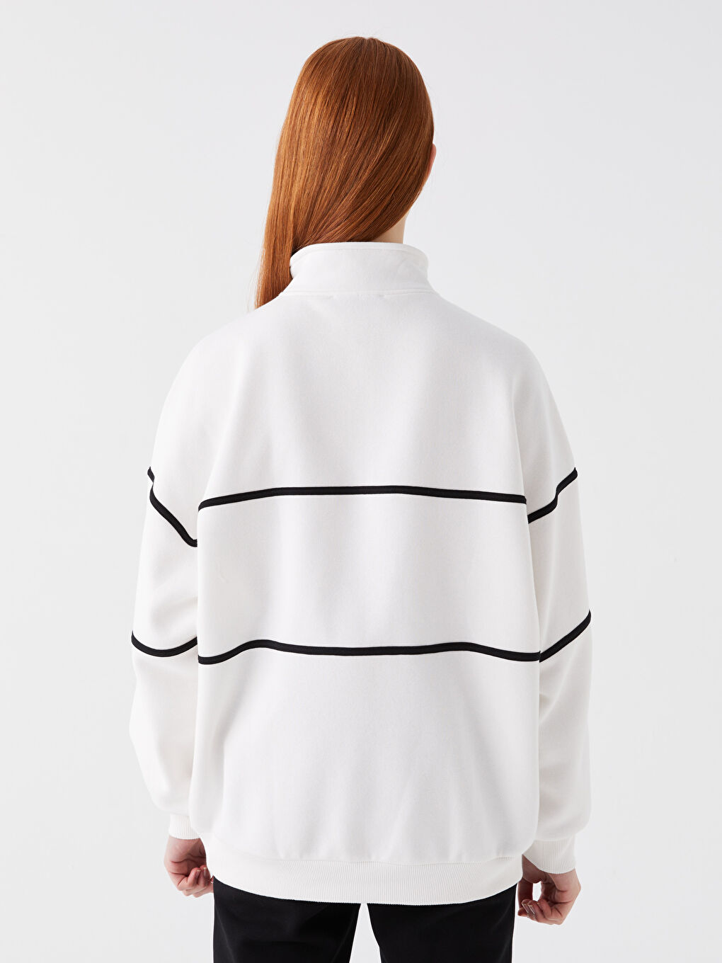 Ekru Dik Yaka Baskılı Oversize Kadın Kalın Sweatshirt-4