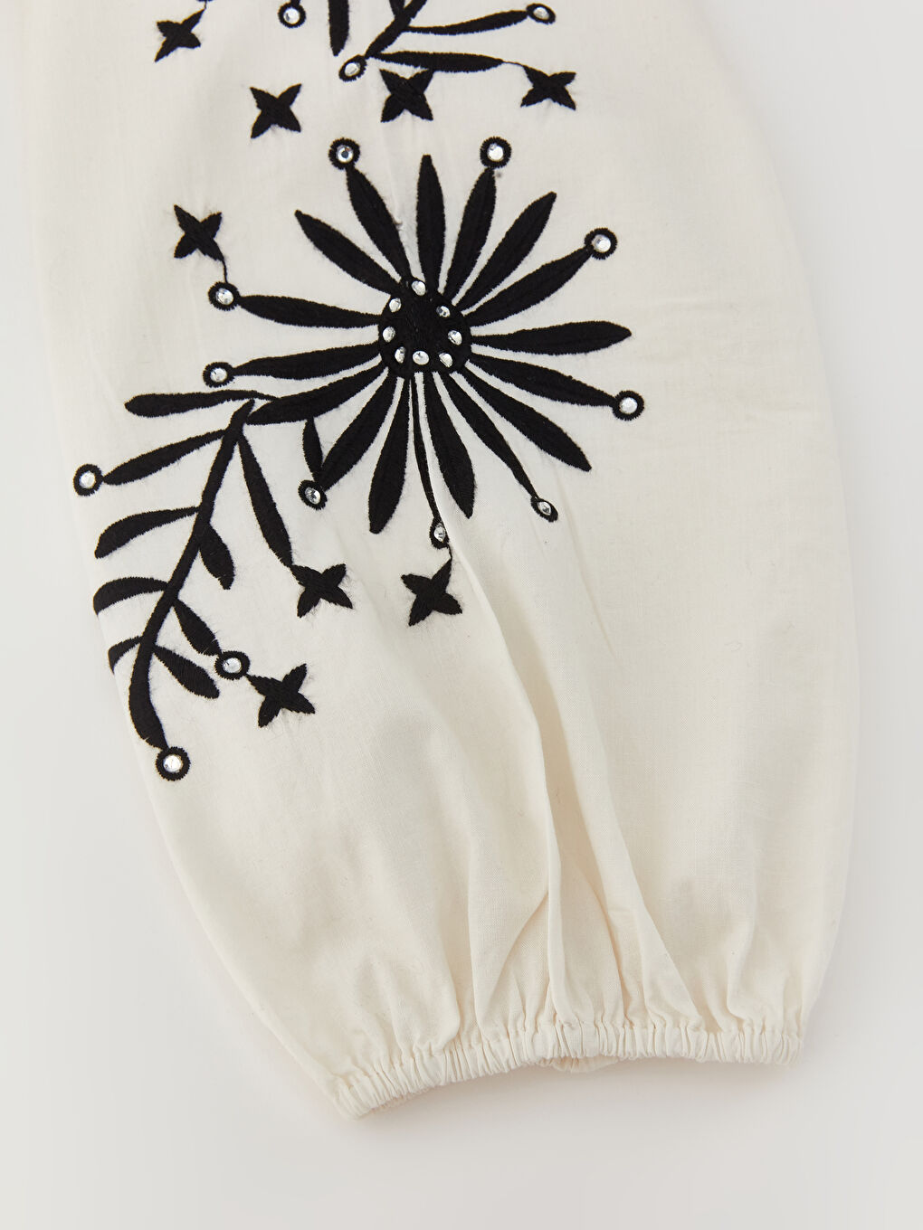 Baby Collar Embroidered Long Sleeve Girl's Crop Blouse-1