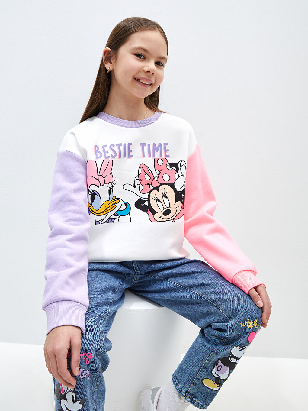 LCW Kids Ekru Bisiklet Yaka Minnie Mouse Baskılı Uzun Kollu Kız Çocuk Sweatshirt