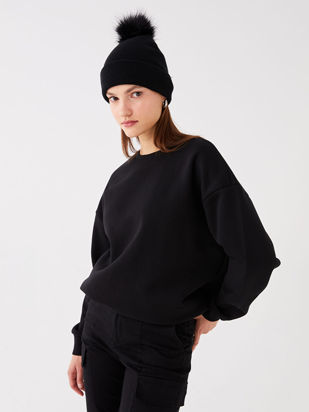 LCW Vision Yeni Siyah Bisiklet Yaka Oversize Kadın Sweatshirt