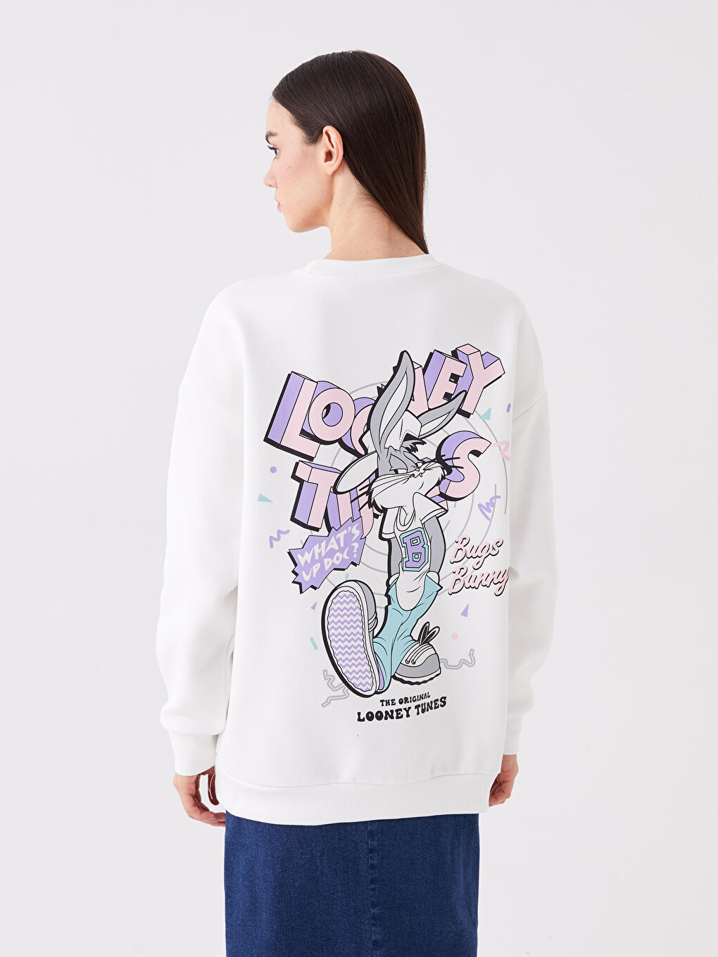 LCW Vision Ekru Bisiklet Yaka Bugs Bunny Baskılı Uzun Kollu Oversize Kadın Sweatshirt - 4